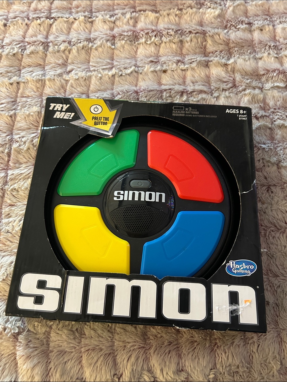 Hasbro Simon Electronic Memory Game - new
